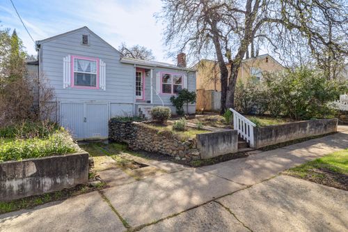 2315 Butte St, Redding, CA, 96001-1545 | Card Image