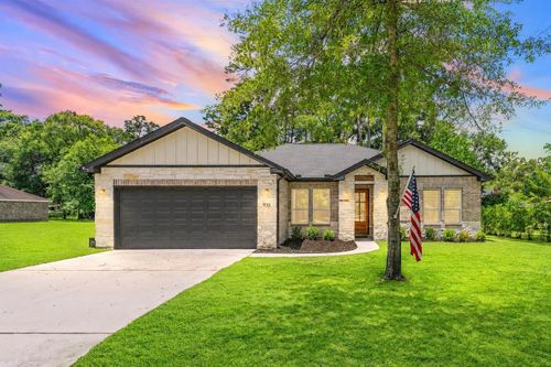 935 Four Fountains St, New Caney, TX, 77357-3009 | Card Image