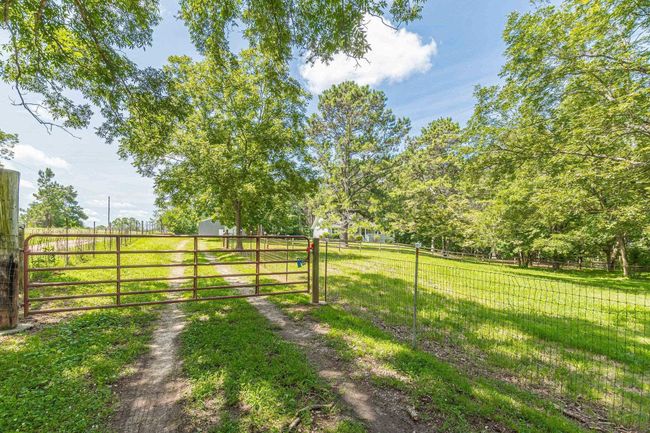 1130 Coan Dr, Home with 3 bedrooms, 2 bathrooms and null parking in Locust Grove GA | Image 75