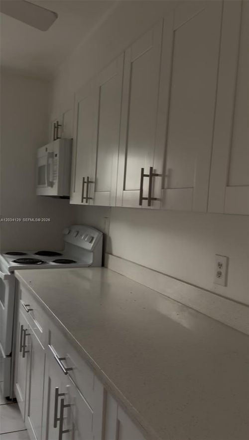 6732 Atlanta St, Hollywood, FL, 33024-2812 | Card Image