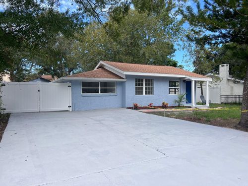 8018 N Edison Ave, TAMPA, FL, 33604-3915 | Card Image