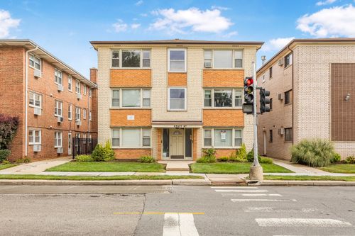 3e-6845 N Northwest Hwy, Chicago, IL, 60631-1236 | Card Image