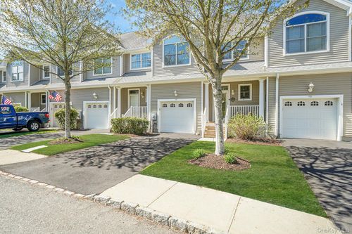 113 Brianna Dr, East Setauket, NY, 11733-4124 | Card Image