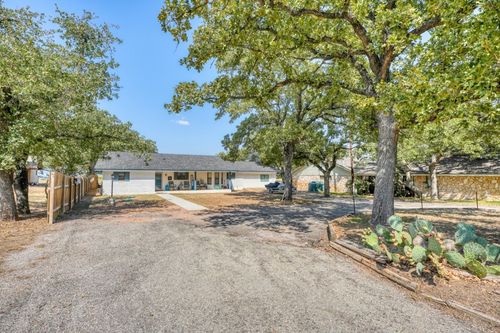 724 S Chaparral, Burnet, TX, 78611-2905 | Card Image