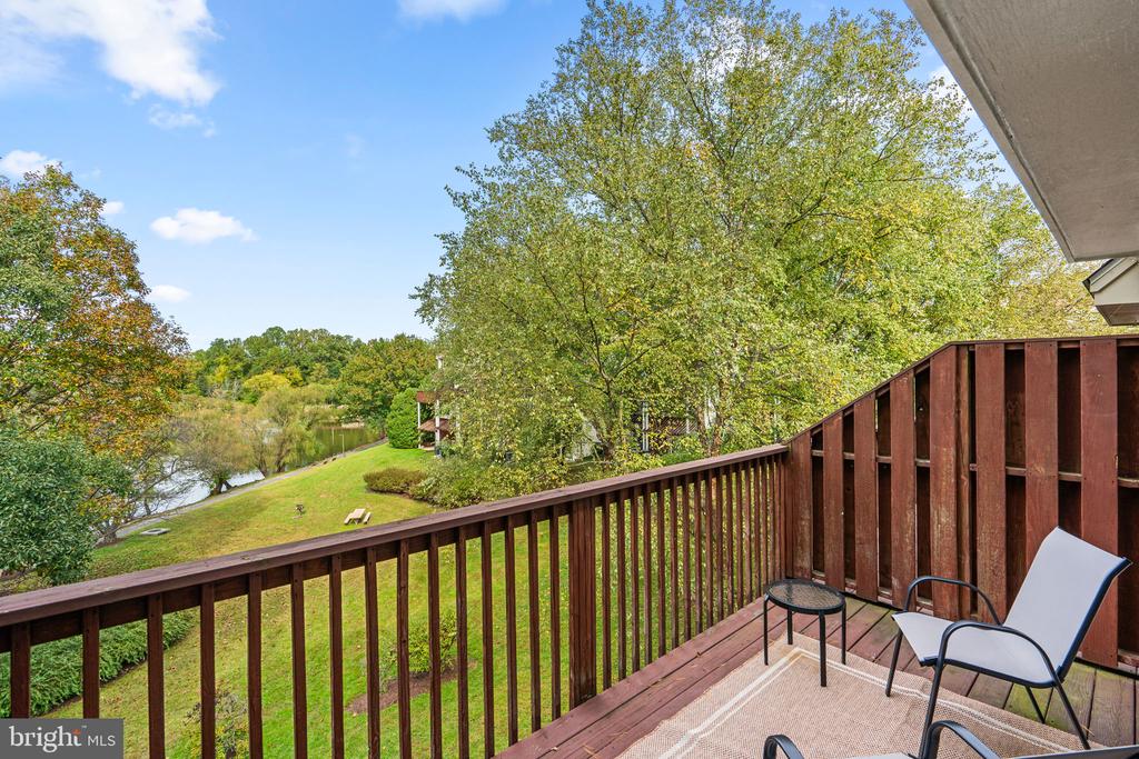 202B - 18148 Windsor Hill Dr, For Sale in Olney - eXp Realty