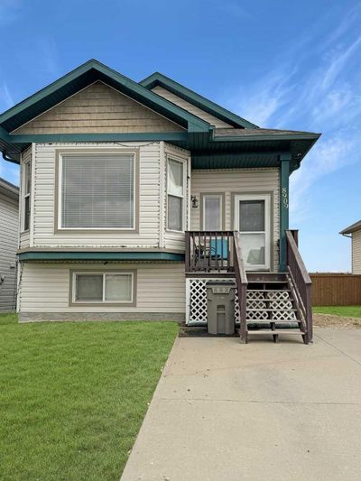 B - 8909 69 Ave, House other with 2 bedrooms, 1 bathrooms and null parking in Grande Prairie AB | Image 1