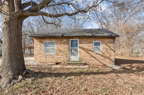 725 N Hamilton Street, Olathe, KS, 66061 | Card Image