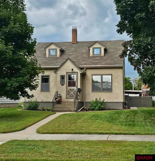 806 N Jefferson St, New Ulm, MN, 56073-1432 | Card Image