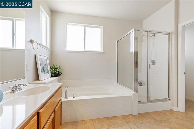 318 Titan Way, House other with 4 bedrooms, 3 bathrooms and 5 parking in Hercules CA | Image 22