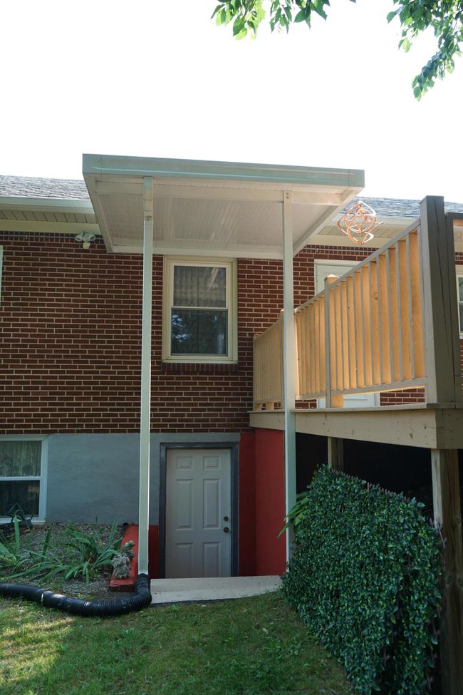 Awning over Basement Stairwell | Image 6