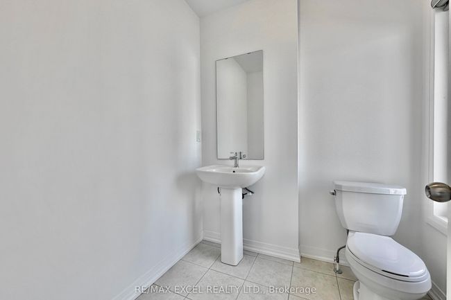 28 Alan Francis Lane, House attached with 3 bedrooms, 4 bathrooms and 1 parking in Markham ON | Image 8