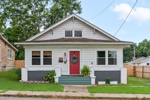 523 W 17th St, Hopkinsville, KY, 42240-1917 | Card Image