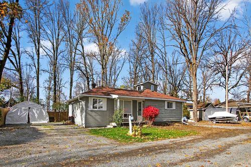 110 Elm Ave, Carleton Place, ON, K7C0C4 | Card Image