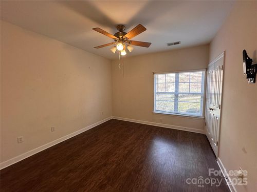 9849 Hyde Glen Ct, Charlotte, NC, 28262-2657 | Card Image