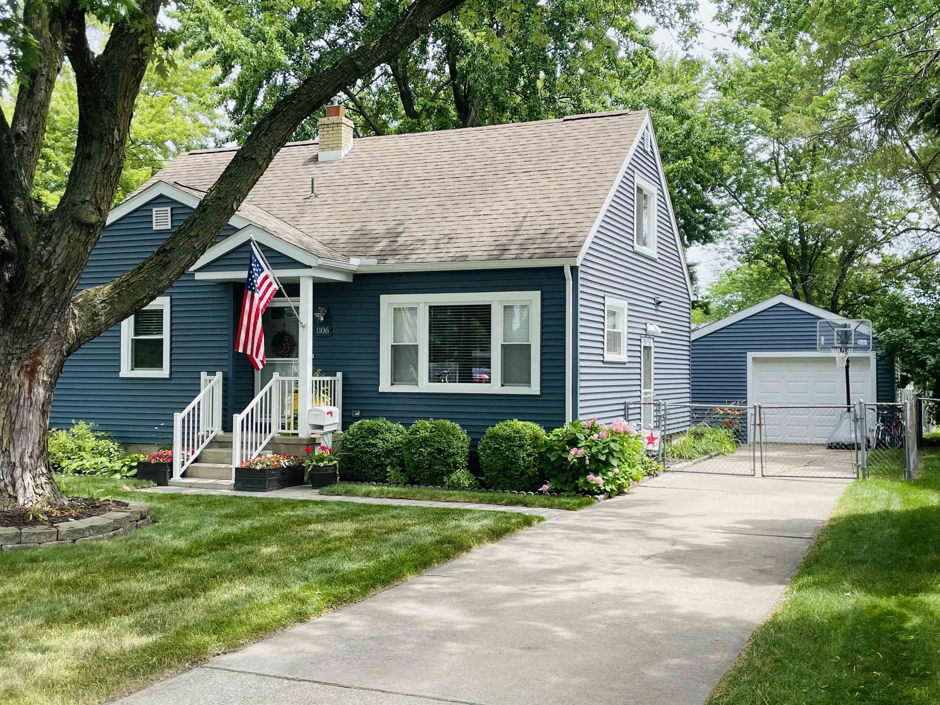 Joseph St, Bay City, MI 48706