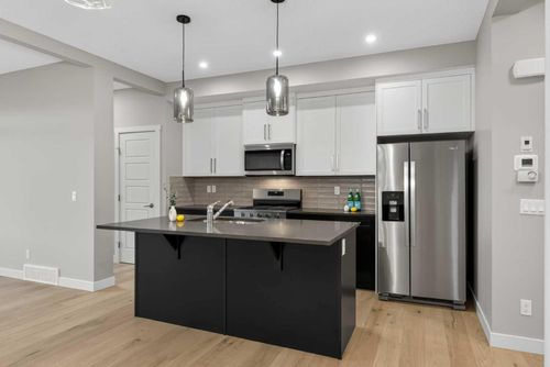 37 Southborough Lane, Cochrane, AB, T4C2S6 | Card Image