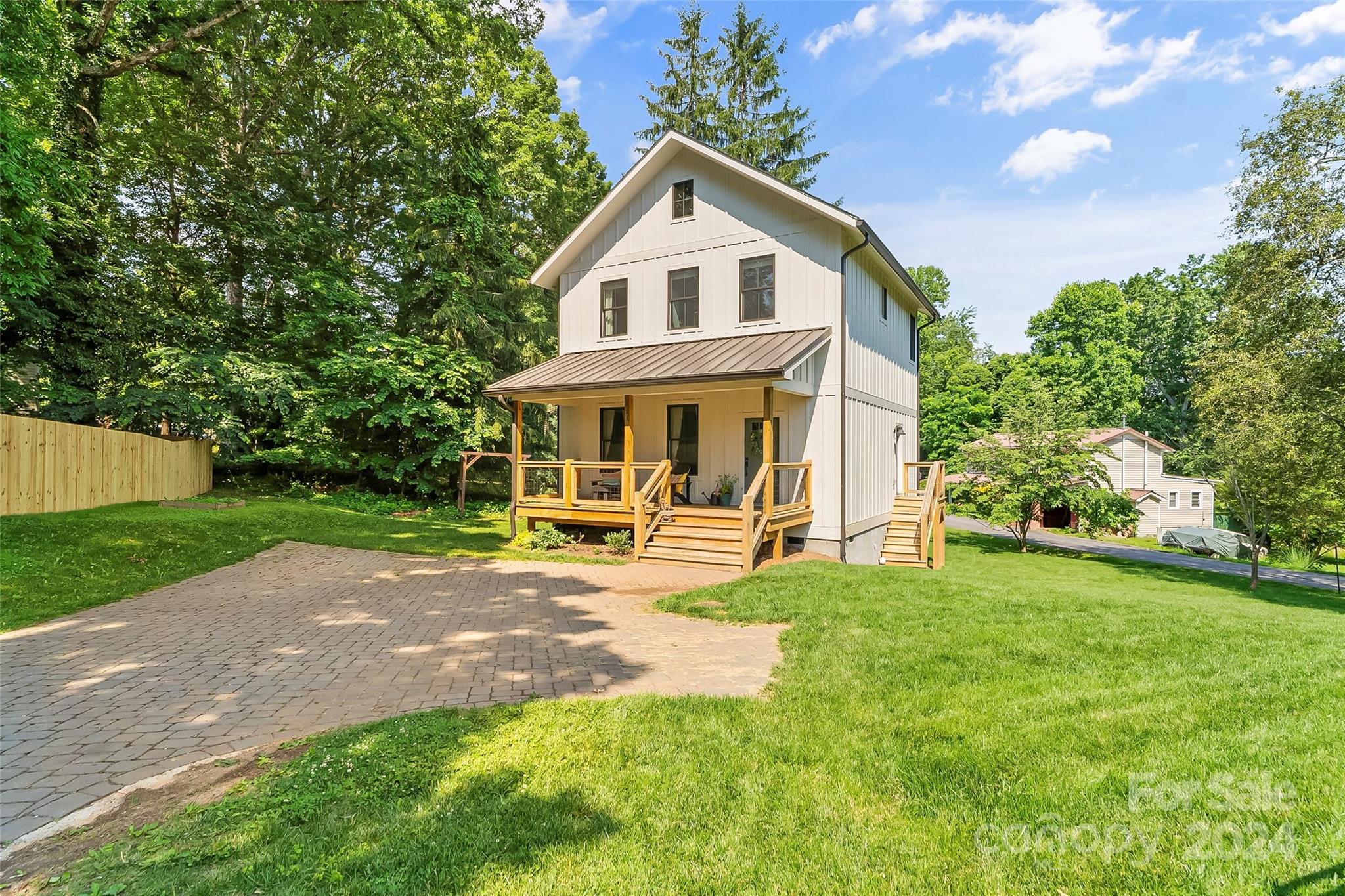 Dangerfield Ct, Asheville, NC 28806