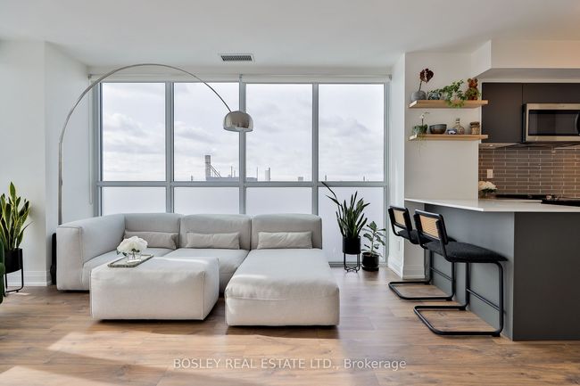 2109 - 1461 Lawrence Ave W, Condo with 3 bedrooms, 3 bathrooms and null parking in Toronto ON | Image 18