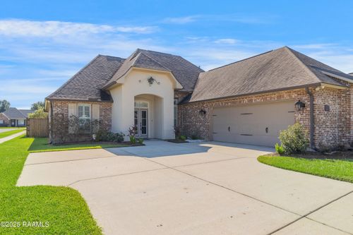 101 Harton Rd, Youngsville, LA, 70592-6386 | Card Image