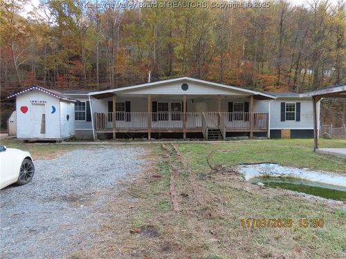 3142 Buffalo Creek Rd, Accoville, WV, 25606-5002 | Card Image
