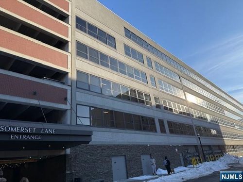 9 Somerset Ln, Edgewater, NJ, 07020-2401 | Card Image