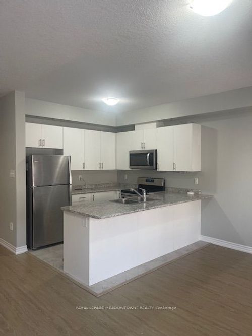 29-88 Decorso Dr, Guelph, ON, N1L0A1 | Card Image