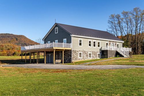 3115 Lairds Knob Dr, KEEZLETOWN, VA, 22832-2115 | Card Image