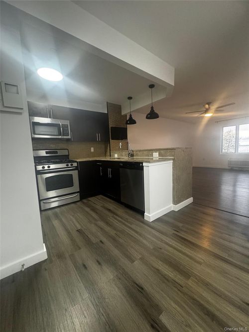 2k-1490 Outlook Ave, Bronx, NY, 10465-1155 | Card Image