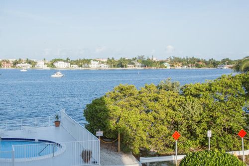 303-301 Croton Ave, Lantana, FL, 33462-2977 | Card Image