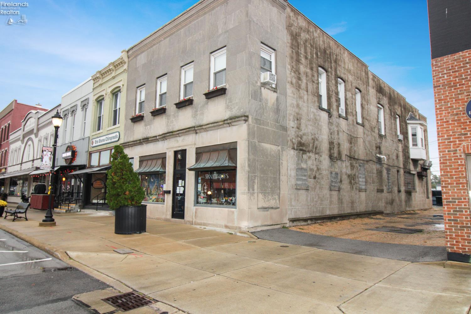 115 Madison St, Port Clinton, OH 43452