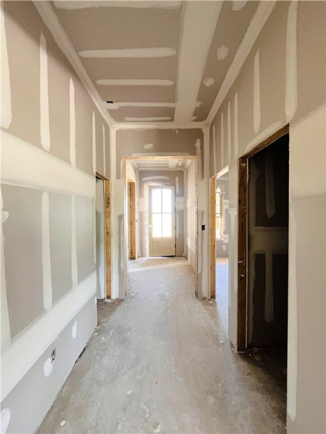 View of corridor | Image 6
