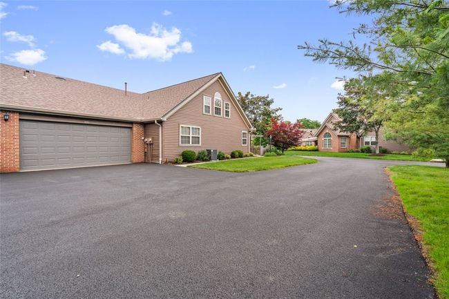 6422 Jefferson Pointe Cir, Condo with 2 bedrooms, 3 bathrooms and 2 parking in Jefferson Hills PA | Image 24