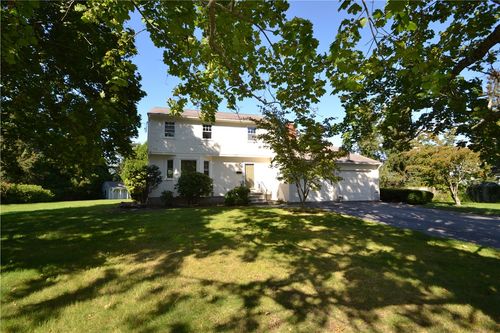 3 Pine Top Rd, Barrington, RI, 02806-1705 | Card Image