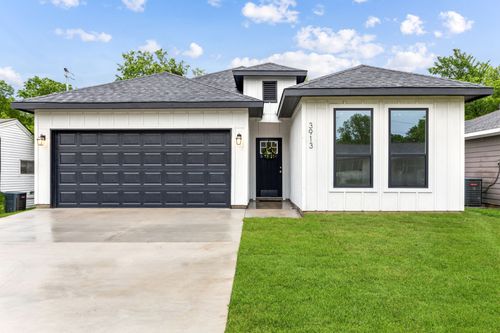 3913 Park St, Greenville, TX, 75401-5012 | Card Image