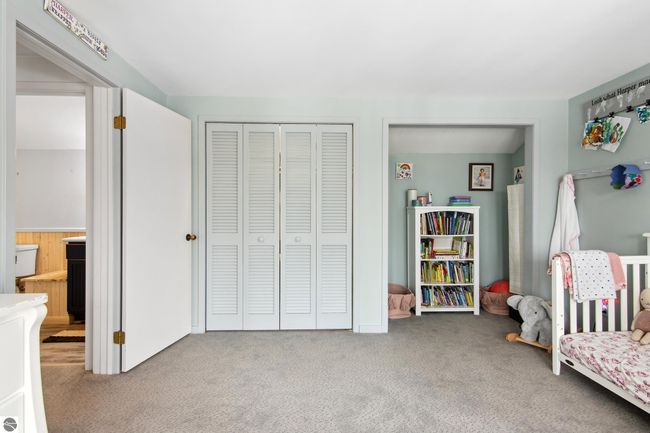 400 W Broadway, House other with 3 bedrooms, 2 bathrooms and null parking in Suttons Bay MI | Image 25