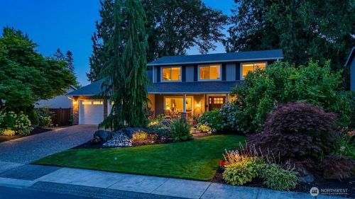 18811 Se 44th Way, Issaquah, WA, 98027-9714 | Card Image