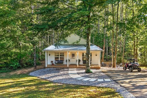 510 Hickory Ln, Sparta, TN, 38583-6798 | Card Image