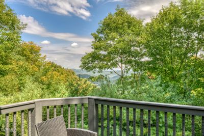 190 Roanwood Road, House other with 3 bedrooms, 2 bathrooms and null parking in Roan Mountain TN | Image 3