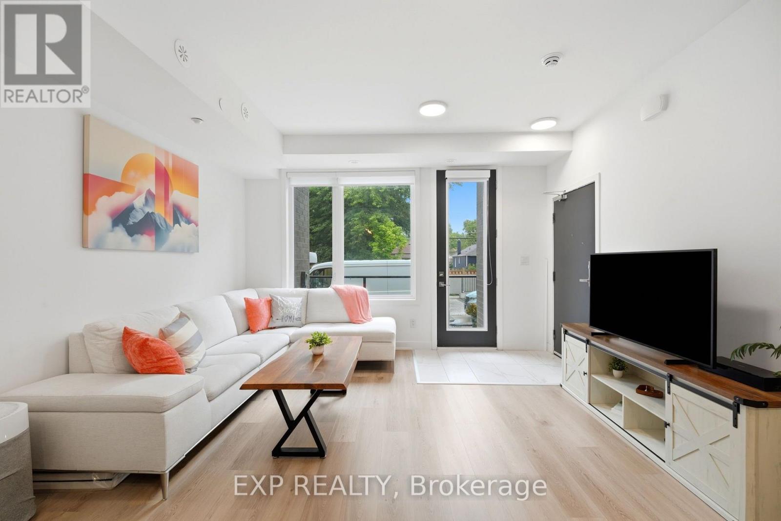 Residential Lease in Toronto (O'Connor-Parkview) 2