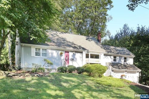 142 David Pl, Hillsdale, NJ, 07642-2319 | Card Image