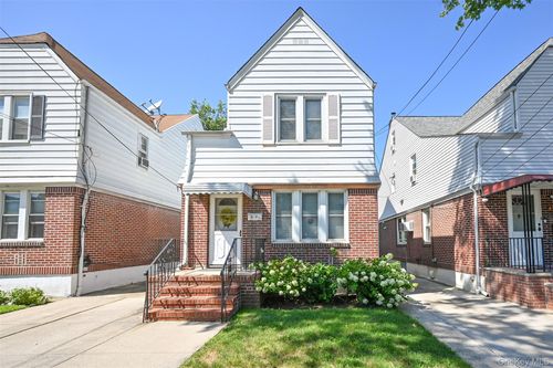 171-37 Courtney Ave, Flushing, NY, 11358-3811 | Card Image