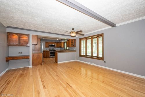 5841 Sharon Dr, Boardman, OH, 44512-3727 | Card Image