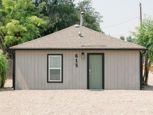 615 Se 6th St, Ontario, OR, 97914-3854 | Card Image