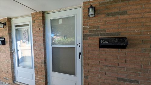 g9-21860 River Oaks Dr, Rocky River, OH, 44116-3143 | Card Image