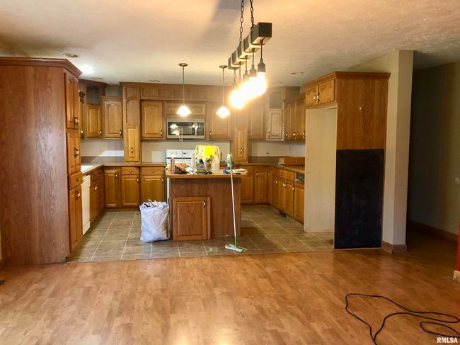 400 W Boundary Rd, House other with 3 bedrooms, 2 bathrooms and null parking in Creal Springs IL | Image 6