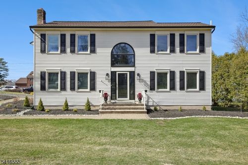 17 Garden St, East Hanover, NJ, 07936-1518 | Card Image