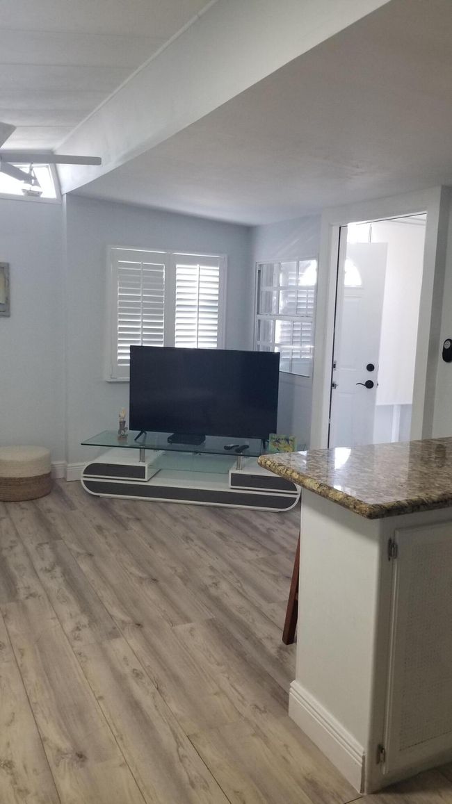 105 Living Rm | Image 5