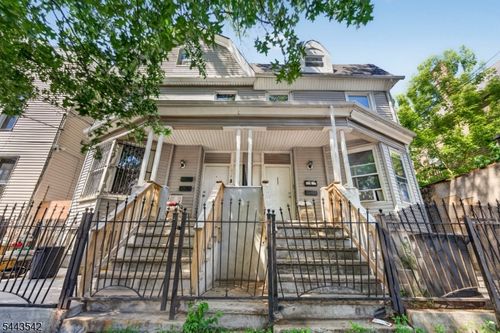 r2-439 7th Ave W, Newark, NJ, 07107-1602 | Card Image