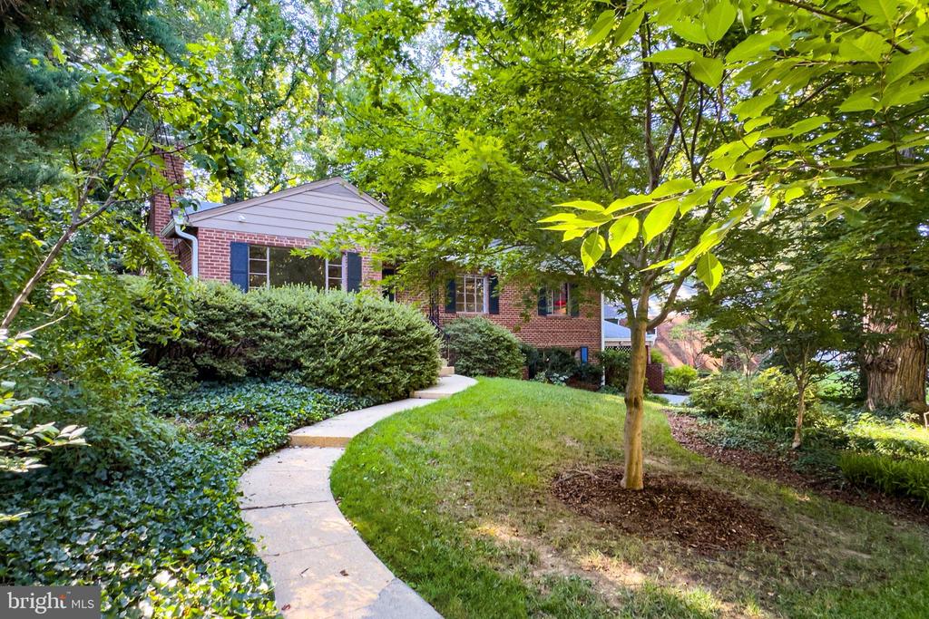 Residential in FALLS CHURCH 2