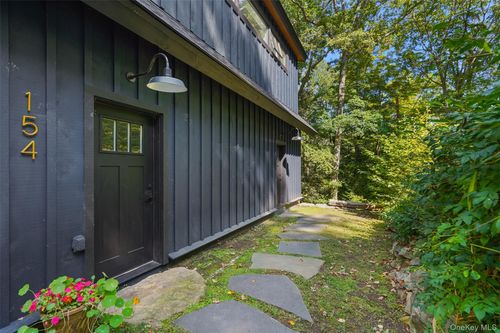 a-154 Barnegat Rd, Pound Ridge, NY, 10576-2117 | Card Image